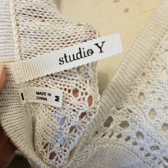 Beautiful White Sparkly Short Sleeve Sweater by Studio Y Sz M - Picture 3 of 6